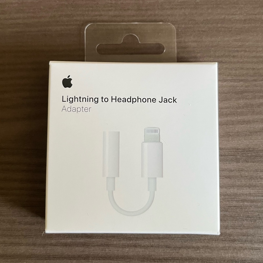 Apple Lightning to Headphone Jack Adapter - White
